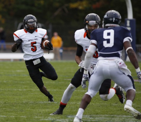 Football preps for clash with Utica following bye
