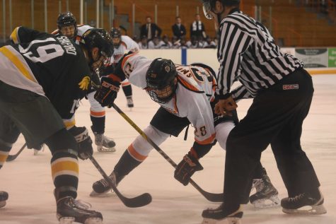 Men’s hockey ends regular season on low note in 6-1 loss