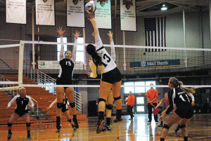 Volleyball bounces back at difficult Ohio tournament