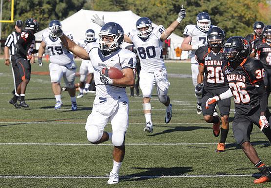 Vito Boffoli scored the game-winning touchdown for Ithaca with 22 seconds remaining in the game Saturday against Buffalo State.