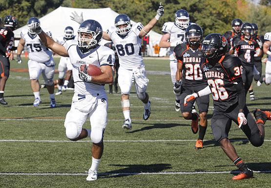 Vito Boffoli scored the game-winning touchdown with 22 seconds left in the game Saturday to seal Ithaca's 24-20 victory over Buffalo State.