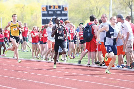 Junior Alex Ngabo led the Bengals, winning both the 800m and 3,000m steeplechase. 