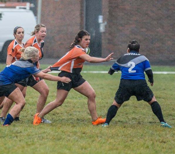 Emily Sneck and the Bengals outlasted Syracuse to move to 2-0. 