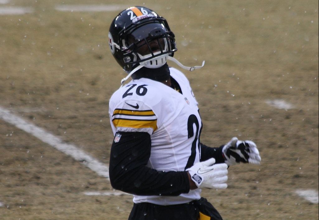 Le'Veon Bell has continued his holdout past Week 1 making backup James Connor a smart pickup, according to our Fantasy Football man Alex Silvia.