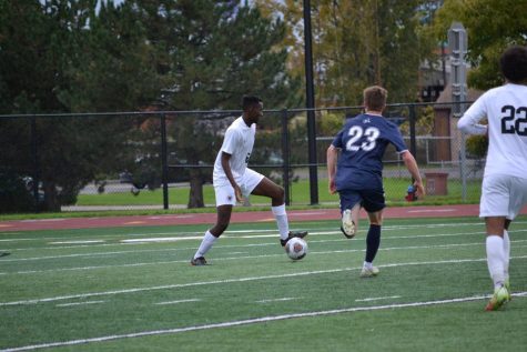 Saleman Salim handles the ball for Buffalo State during SUNYAC quarterfinal action against Geneseo on Saturday, Oct. 30 at Coyer Field.