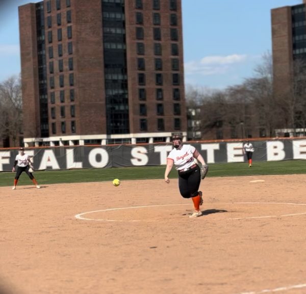 Buffalo State softball extends win streak to six after solid showing against Oswego