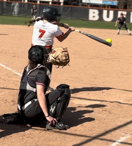 Buffalo State falls to Oneonta after fielding errors allowed unearned runs to score
