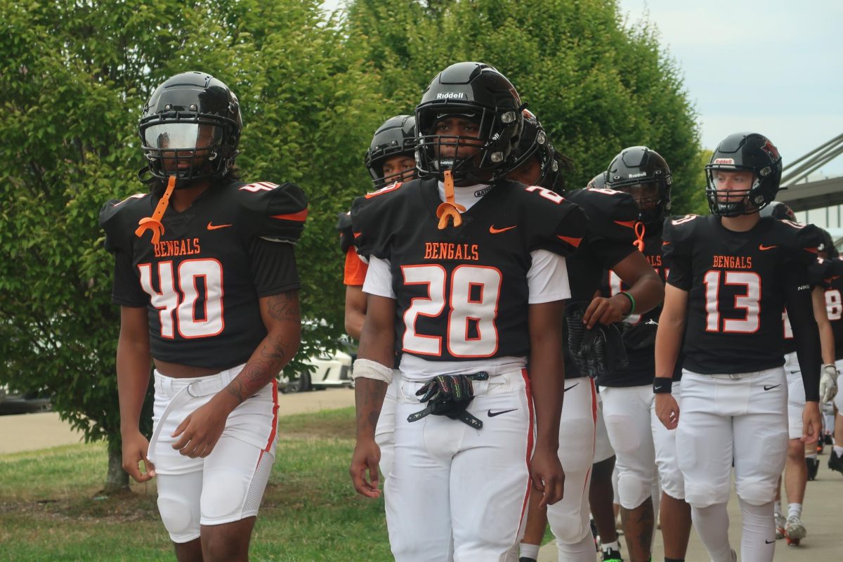 Bengals lose nail-biter to Hawks, 29-27.